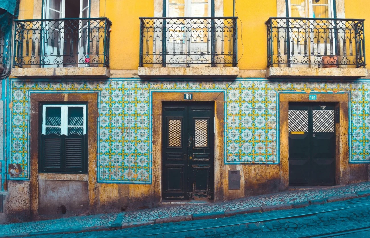 Explore the Timeless Charm of Lisboa: Highlights of the City with an Expert Guide