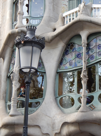 Gaudí architectural Gems & Catalan Wine