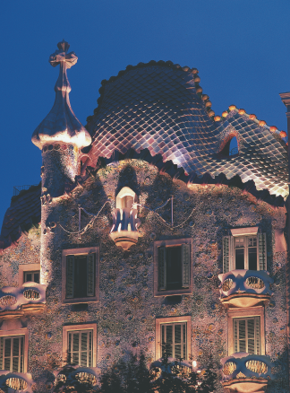 Discover Barcelona’s Nighttime Magic